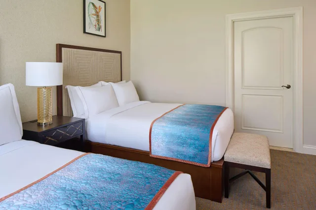 2 Bedrooms, Deluxe, Suite, 2 Double Beds, King Bed, Resort View, Sofa، Hilton Grand Vacations Club Kings’ Land Waikoloa 4/14