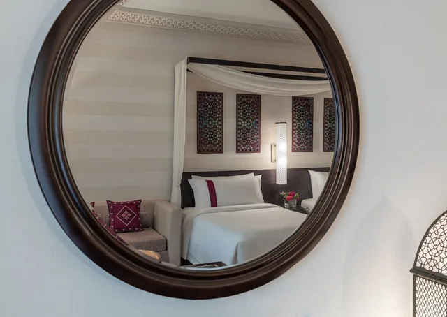 غرفة بريميوم بسريرين منفصلين بإطلالة على البحر بشرفة، Al Manara A Luxury Collection Hotel Saraya Aqaba 3/4