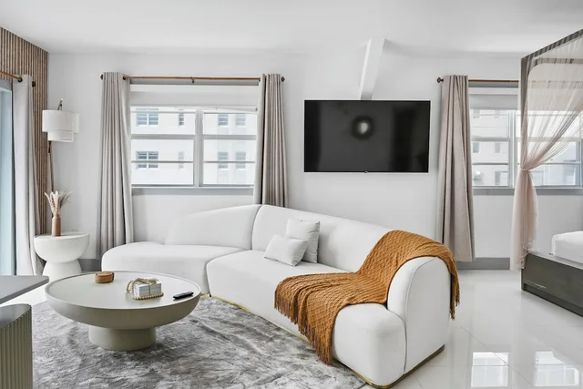 City, Penthouse, King Bed, Sofa، The One50 Hotel 6/8
