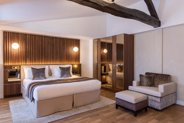 جناح مع أريكة، Hotel Lord Byron 2/6