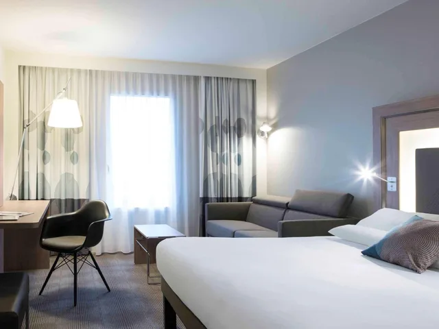 غرفة سوبيريور بسرير كوين لذوي الإعاقة، NOVOTEL CHATEAU DE VERSAILLES 2/6
