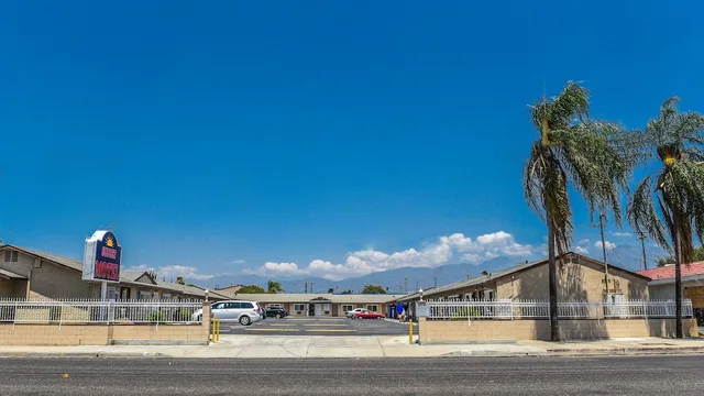 Sunset Motel، بومونا 23/26