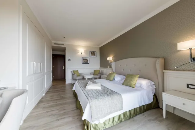Emerald, Superior, Double Bed, Lake View، Madrigale Panoramic, Lifestyle & Soulful Hotel 3/4