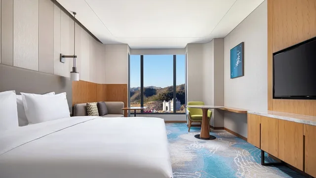 غرفة قياسية بسرير كينج لذوي الإعاقة، Holiday Inn Chengde Park View 1/2