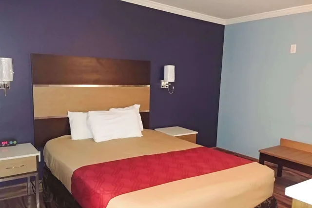 غرفة قياسية بسرير كوين للمدخنين، Econo Lodge Milldale - Southington 1/3