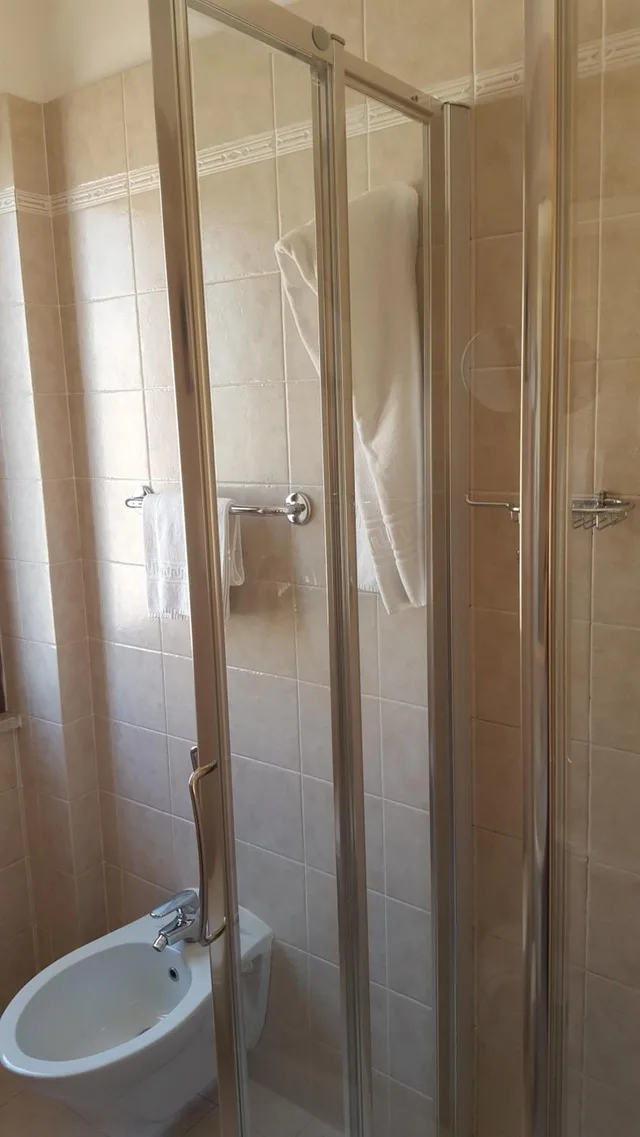 غرفة ثلاثية، Nuovo Albergo 7/10