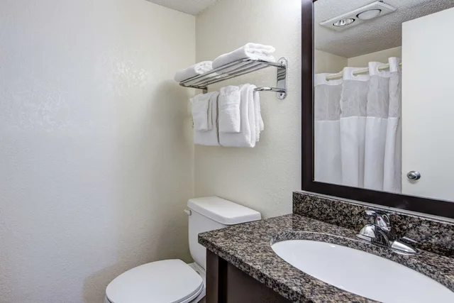 Room, 2 Queen Beds, Quality Inn Creekside - Downtown Gatlinburg 7/9