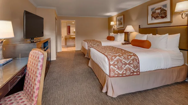 غرفة قياسية بسريرين كوين لذوي الإعاقة، Best Western Plus Arroyo Roble Hotel & Creekside Villas 10/10