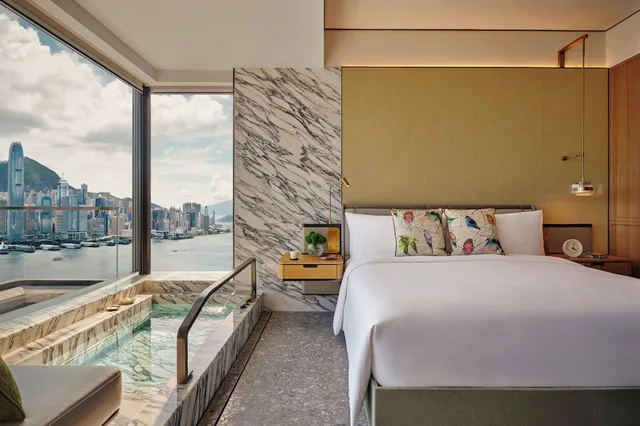 Harbor, Suite, King Bed, Balcony، Kimpton Tsim Sha Tsui 1/2