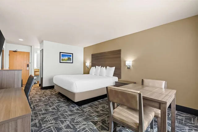 غرفة بسرير كينج، Best Western Plus Caldwell Inn & Suites 2/4