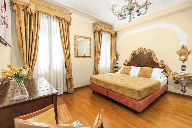 Gold, Classic, Queen Bed، Ca Alvise 3/9