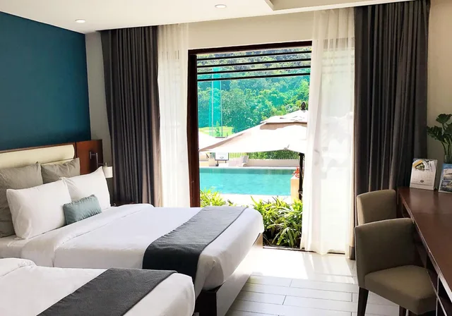 Premier Laguna Pool View، Fairways And Bluewater Newcoast Boracay 3/9