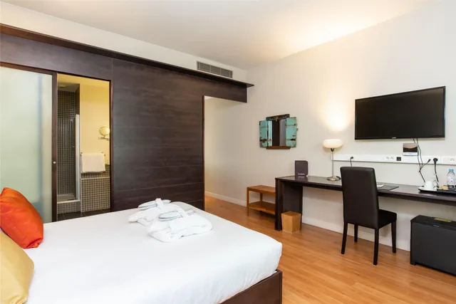 غرفة قياسية بسرير كوين، BEST WESTERN PLUS Le Canard Sur le Toit 3/4