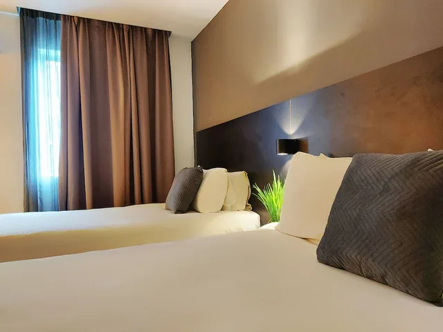 غرفة ديلوكس ثلاثية بسرير كوين وسرير فردي، The Leverage Business Hotel Kuala Kedah 6/8