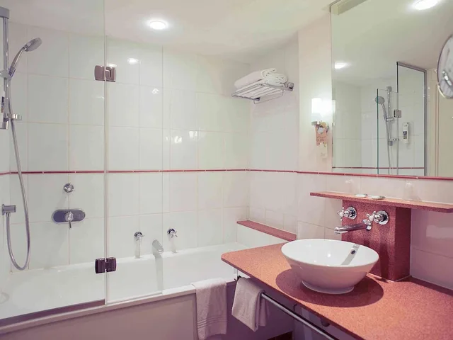 غرفة بريفيليج بسرير كينج مع أريكة، Mercure Lille Metropole 3/4
