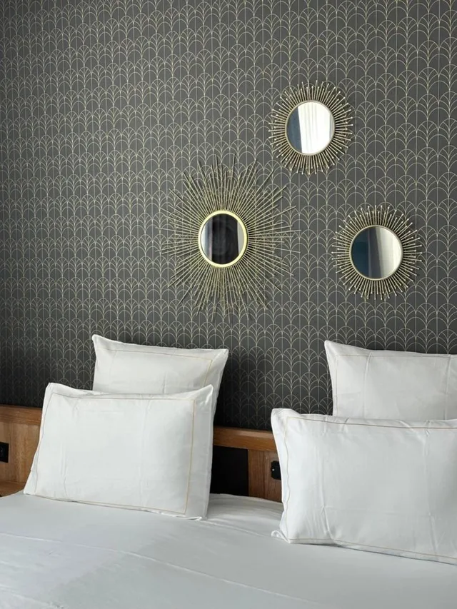 Room, Queen Bed, Street View، Best Western Plus Le Picardy Hotel & Spa 10/10