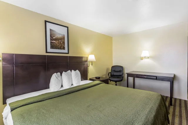 غرفة بسرير كينج، Quality Inn Clovis 3/5