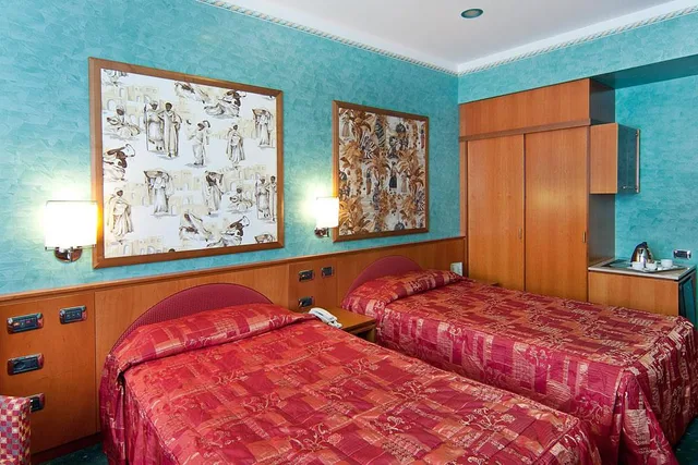 غرفة قياسية مفردة بسريرين منفصلين، Brunelleschi Hotel Milan 1/1