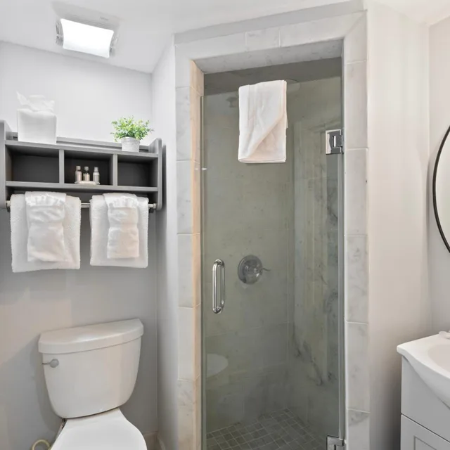 غرفة قياسية بسرير كوين، Hotel St Pierre French Quarter 6/7