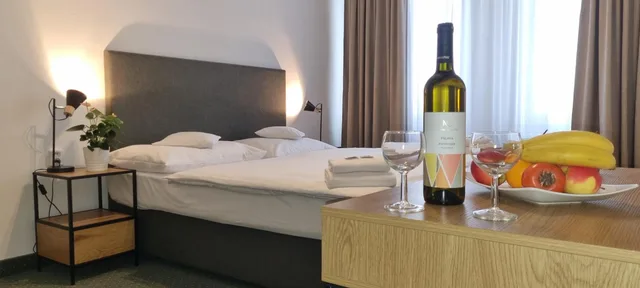 Komfort Double or Twin with AC، Legie Hotel 6/10