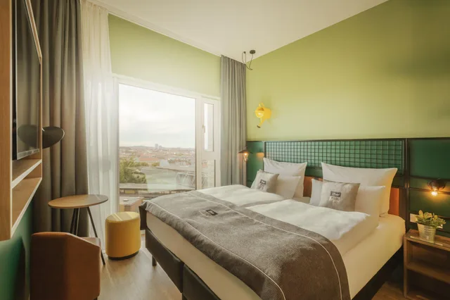 غرفة بسرير كوين، Holiday Inn - the niu, Dwarf Berlin Schoneberg 1/8