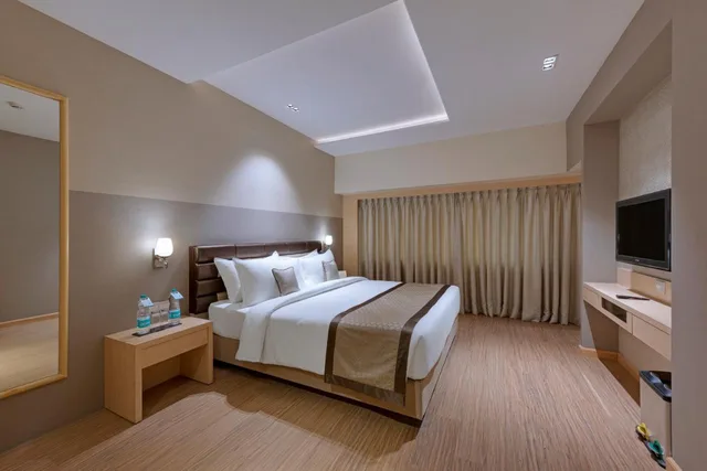 غرفة كلوب، The Fern Residency, Aurangabad 1/1