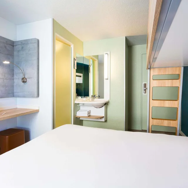 غرفة بسرير بطابقين وسرير كوين، Ibis Budget Bordeaux Centre Gare Saint Jean 3/10