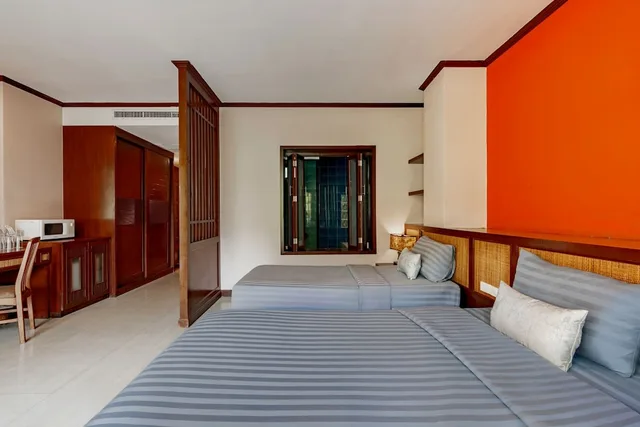 غرفة ديلوكس عائلية بسرير كينج وسرير فردي بغرفة نوم واحدة، Timber House Ao Nang 4/7