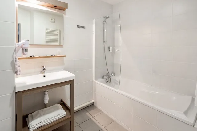 شقة بسريرين منفصلين بغرفة نوم واحدة مع أريكة، Appart City Confort Mulhouse 2/2