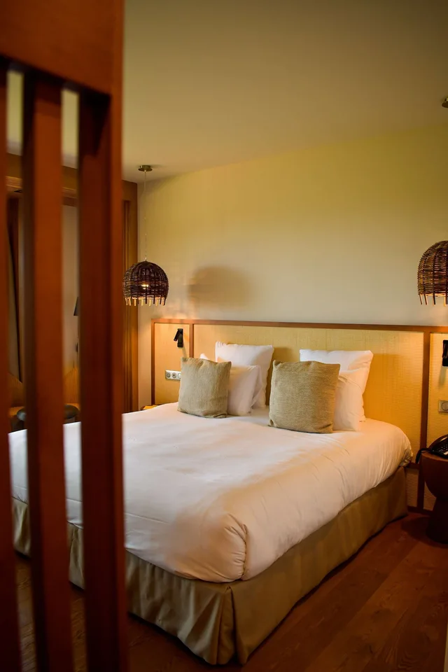 جناح جونيور بسرير كينج بإطلالة على البحر بشرفة، Golden Tulip Porto Vecchio 5/8
