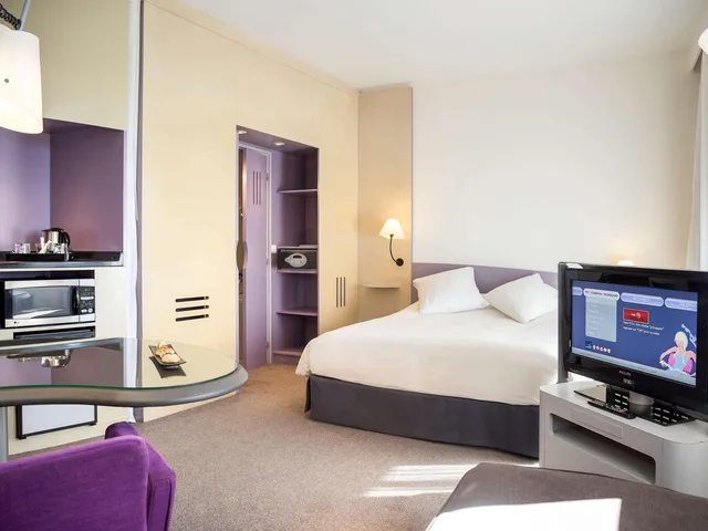 غرفة سوبيريور بسرير مزدوج بإطلالة على المسبح، Novotel Marrakech Hivernage 1/1