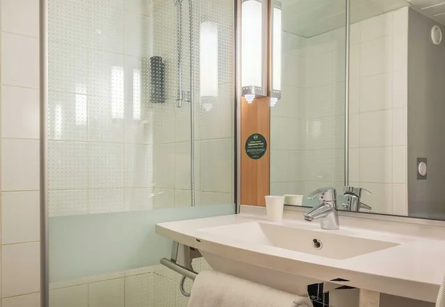 غرفة قياسية بسرير مزدوج لذوي الإعاقة، B&B Hotel Marseille Bonneveine 2/2