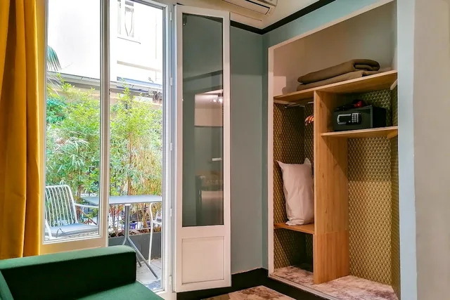غرفة تنفيذية بسرير مزدوج بشرفة مع أريكة، 1 MED HOTEL 6/7