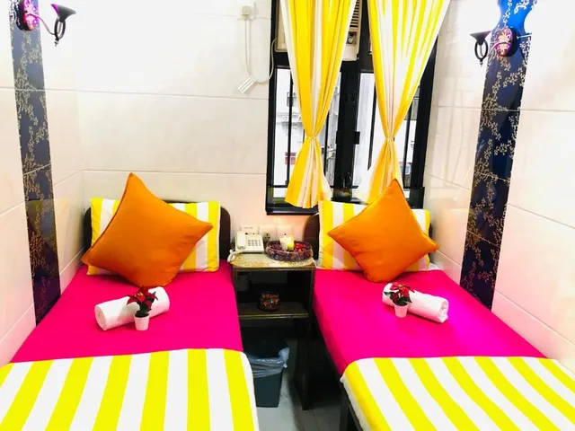 Mixed Dorm, Female Only، Delta Hotel 2/2