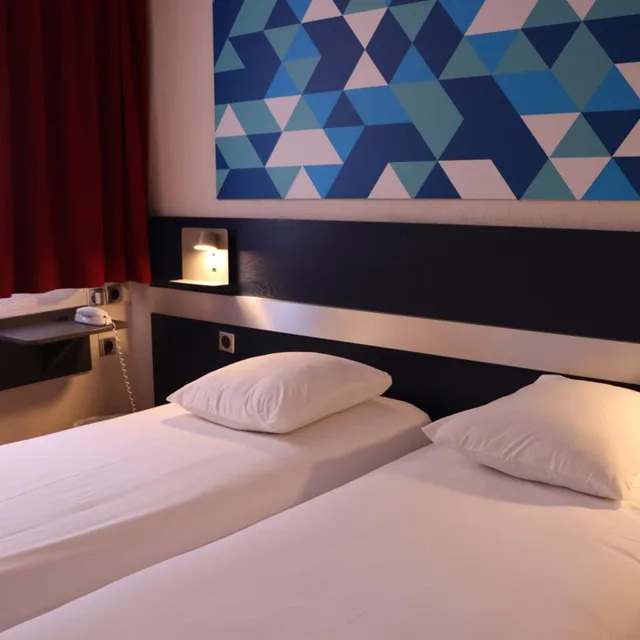 غرفة بسريرين منفصلين، Comfort Hotel Paris Porte d Ivry 4/10