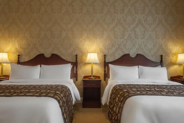 غرفة عائلية بسرير مزدوج أو سريرين منفصلين، An Chuirt Hotel Gweedore 1/3