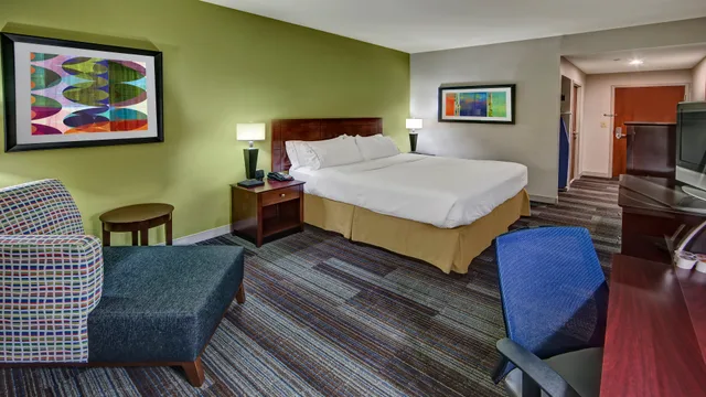 Leisure, King Bed، Holiday Inn Express Hotel Suites Cookeville 1/2