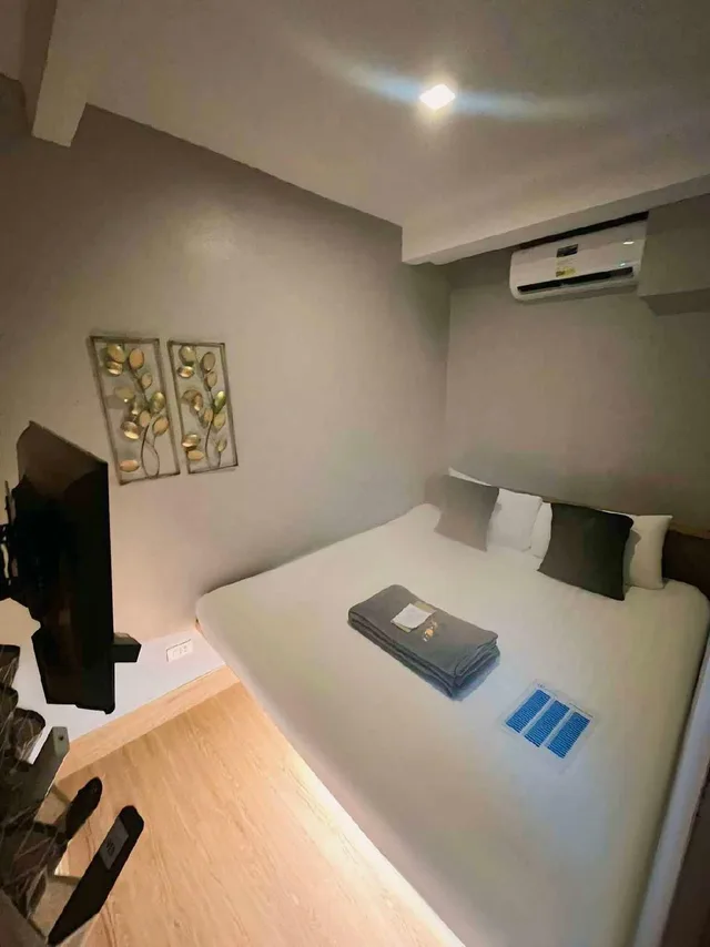 Executive, Suite, Queen Bed, No Window, Sofa، Selah Pods Hotel Manila 1/1