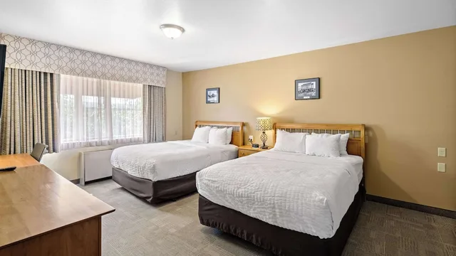 غرفة قياسية بسريرين كوين، Clarion Hotel & Suites Fairbanks near Ft Wainwright 2/10
