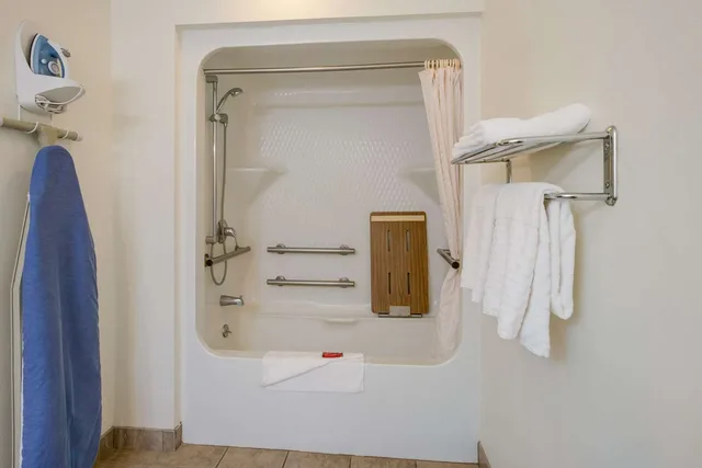 غرفة بسريرين كوين لذوي الإعاقة، SureStay Hotel By Best Western Leesville 8/8