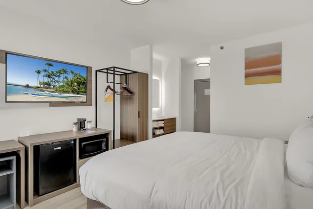 غرفة قياسية بسرير كينج، Comfort Inn South Padre Island Central 3/5