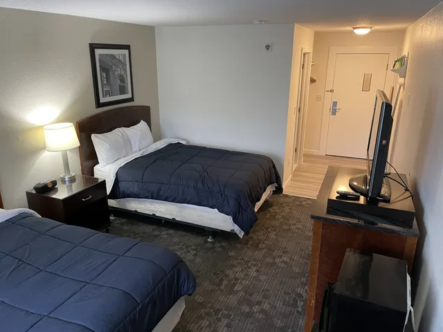 غرفة قياسية بسريرين مزدوجين، New Bedford Inn Suites 4/6