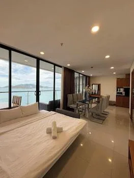 شقة تنفيذية بإطلالة على البحر بشرفة بغرفة نوم واحدة، Holi Beach Apartments 1/1