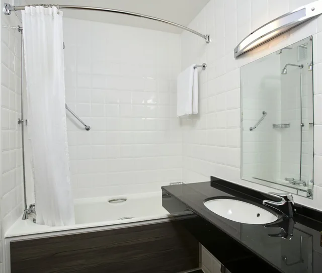 غرفة قياسية بسريرين منفصلين، Leonardo Hotel Cheltenham 3/4