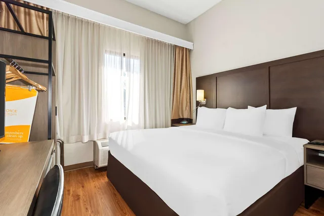 جناح بسرير مزدوج لذوي الإعاقة، Comfort Suites Lumberton North 1/7