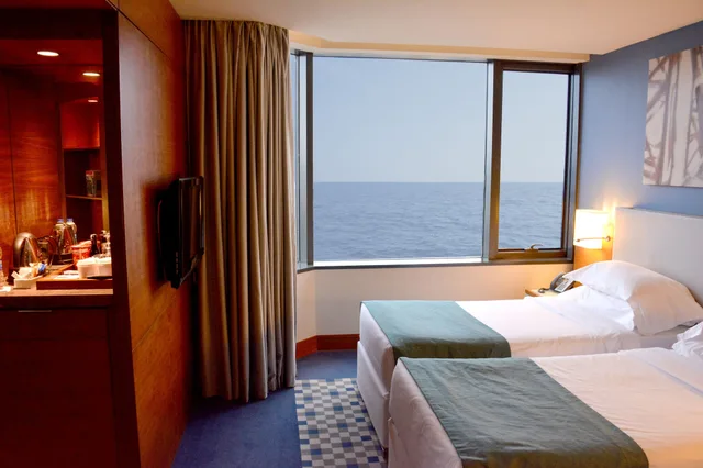 غرفة سوبيريور بسريرين منفصلين بإطلالة على البحر، Sheraton Istanbul Atakoy Hotel 4/9