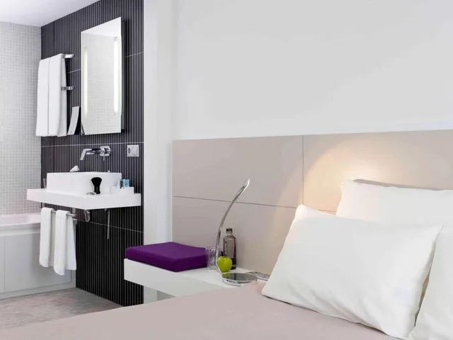 جناح تنفيذي بسرير كوين مع أريكة، Novotel Suites Paris Issy Les Moulineaux 8/10