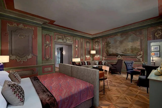 Fresco, Suite, King Bed، Augustine Hotel Prague 2/4