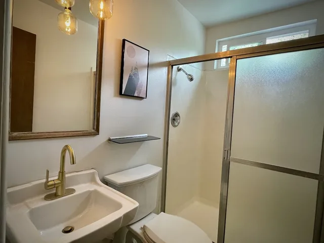 جناح استوديو بريميوم بسريرين كوين مع أريكة، Sierra Blue Hotel & Swim Club 1/1