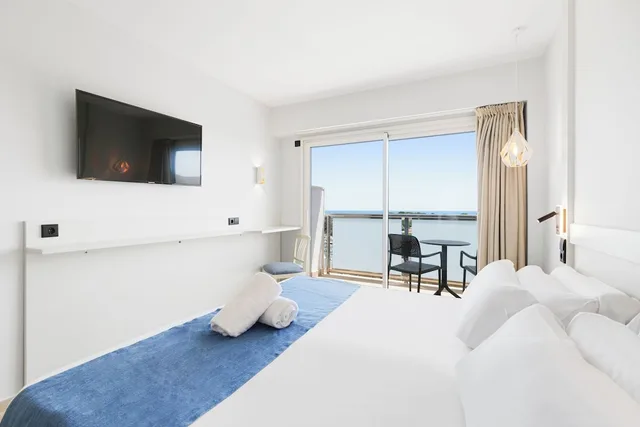 غرفة قياسية بسرير مزدوج بإطلالة على المرفأ بشرفة، Hotel Ankaa 5/9
